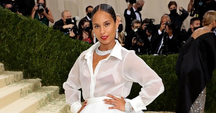 Alicia Keys Net Worth: Biography, Career, Family, and Earnings (2025)